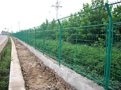 公路护栏网 - 乐冠国际体育图片3